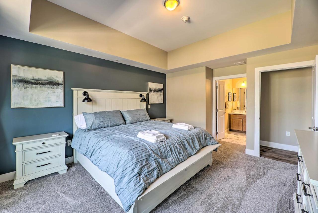 Grand Haven Condo - Walk To Nearby Hot Spots! Exterior foto